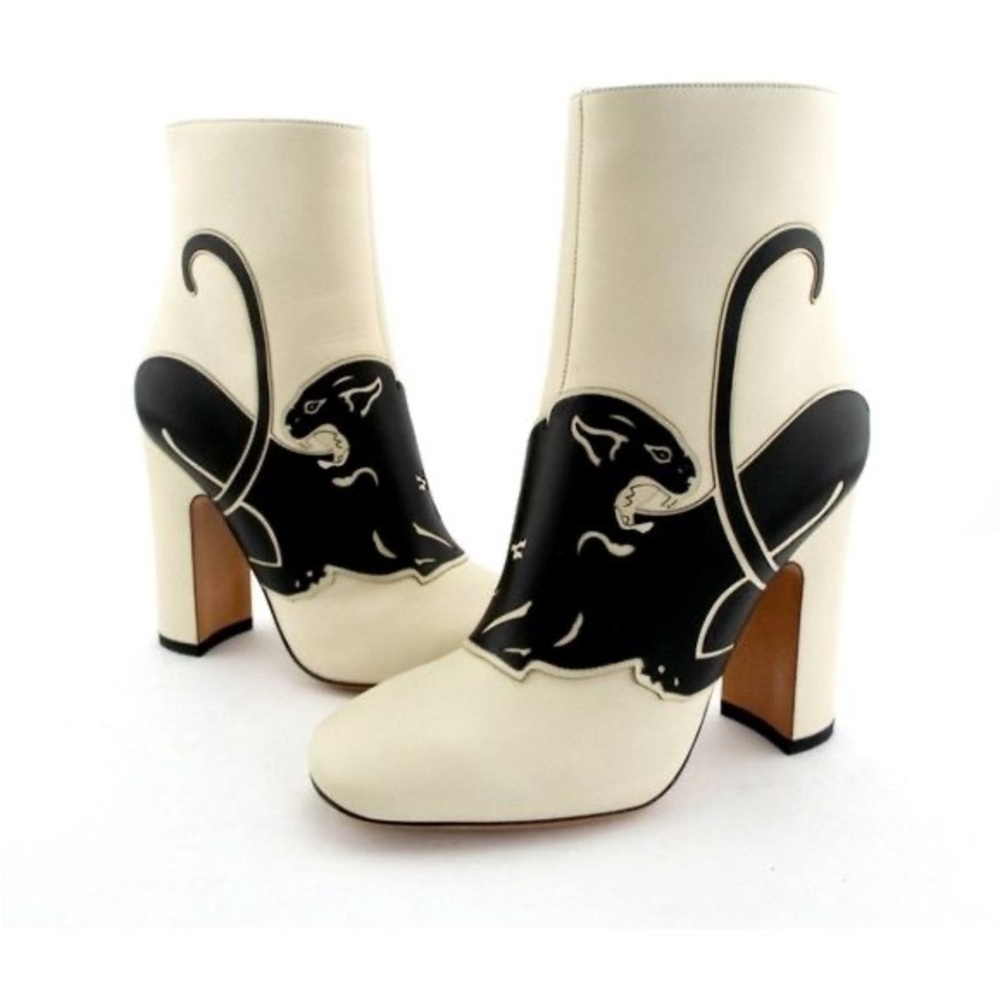 Valentino Garavani Panther Embossed White Leather Heeled Boots 7 / 37